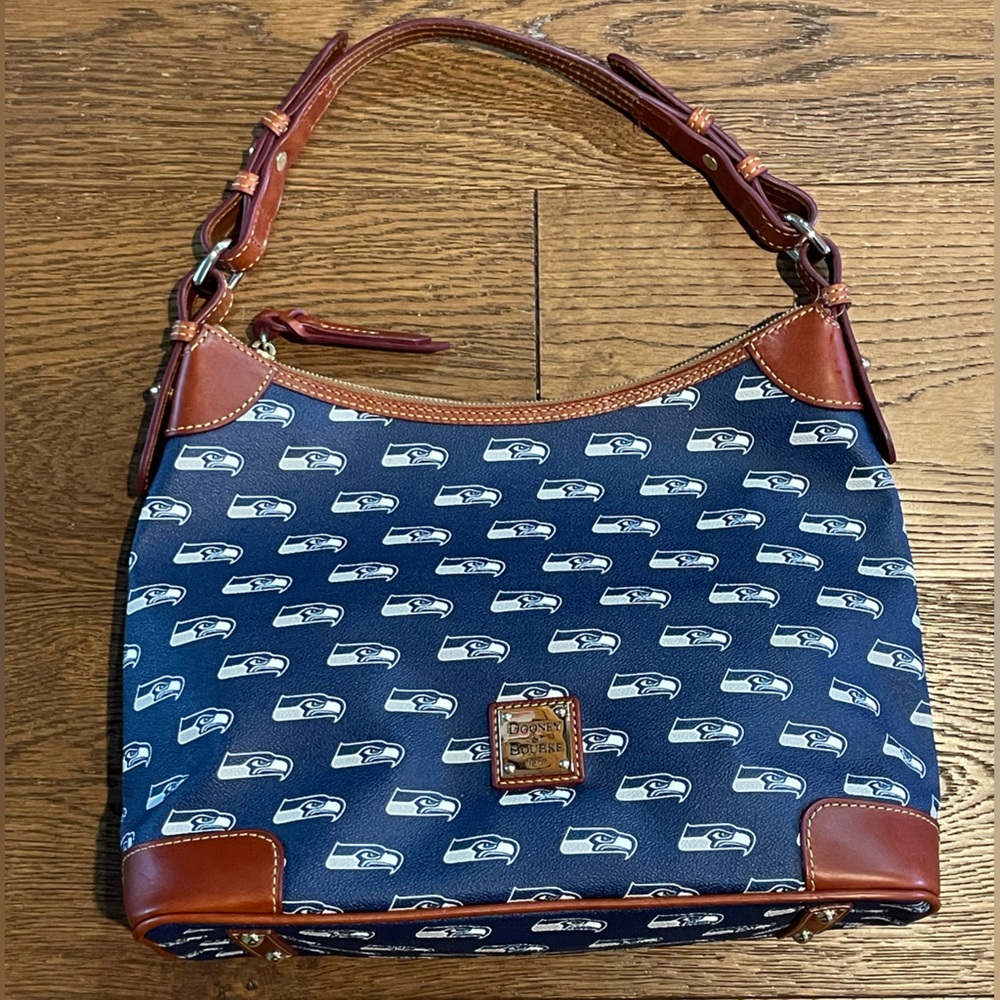 Dooney & Bourke NWOT Seattle Seahawks Game Day Hobo Purse - Picture 2 of 11